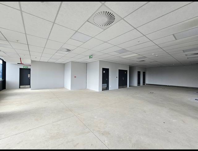 12,674M² WAREHOUSE TO LET IN LINBRO PARK